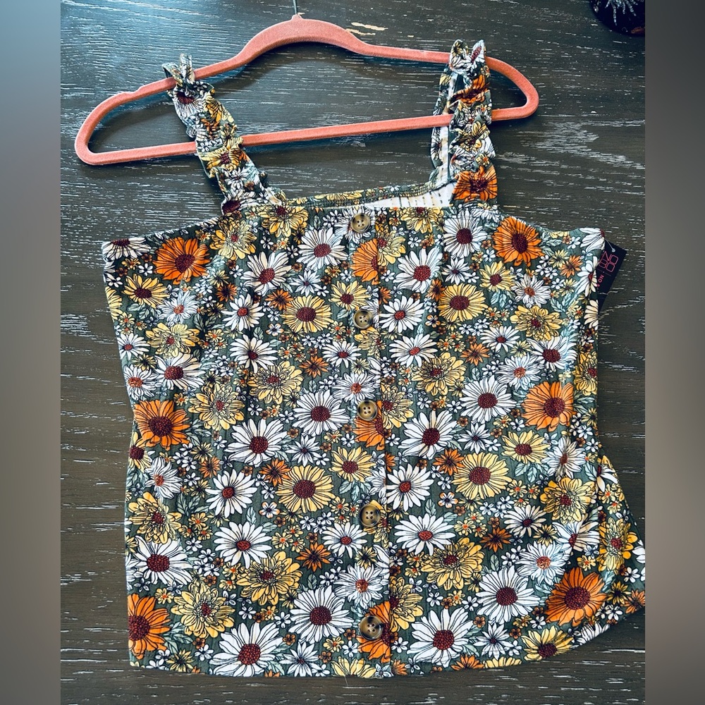 Beautiful and very fun, vintage inspired tank.  Brand new with tags.  Size XXL